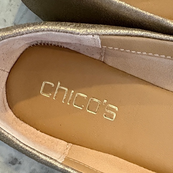Chico's Elegant Gold Flats with Pearl Accents, size 8.5 - Picture 4 of 10